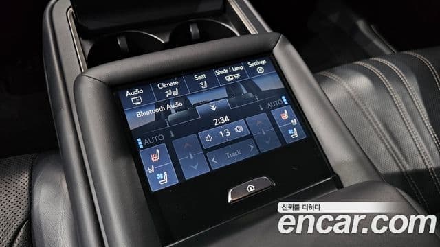Lexus LS500 2018 — ფოტო 17/20