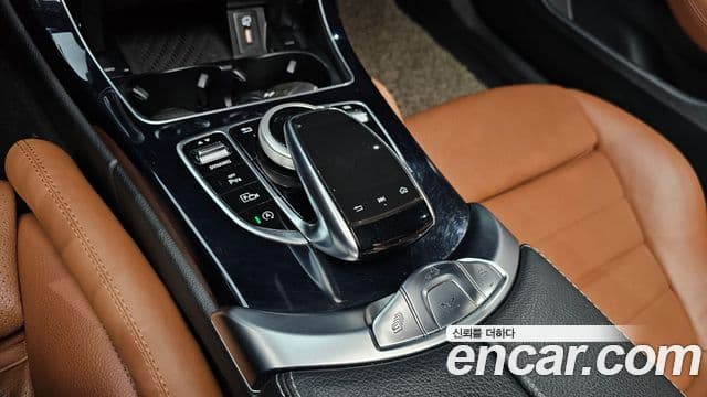 Mercedes-Benz C-Class 2019 — Şəkil 16/20