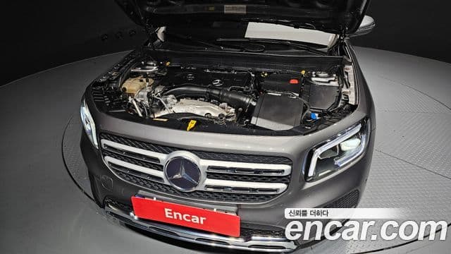 Mercedes-Benz GLB-Class 2021 — Şəkil 18/20