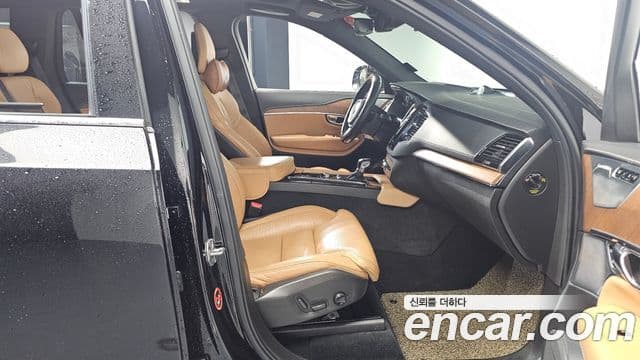 Volvo XC90 2018 — фото 11 из 20