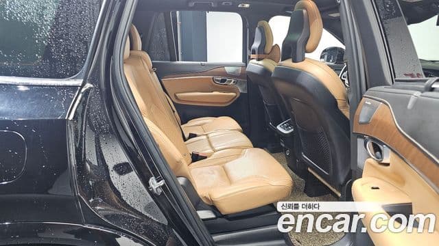 Volvo XC90 2018 — фото 12 из 20