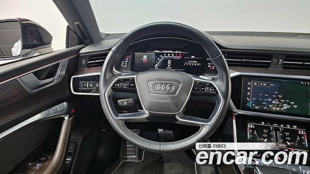 Audi A7 2022 — ფოტო 13/20
