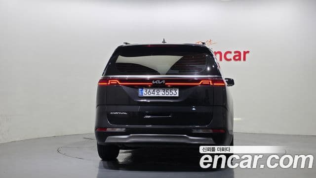 Kia Carnival 2021 — фото 4 из 20