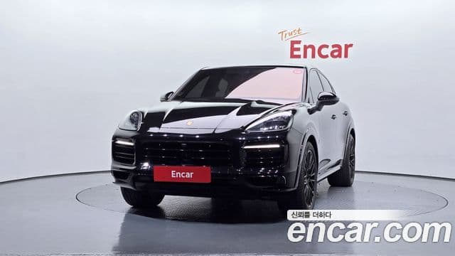 Porsche Cayenne 2021 — ფოტო 17/20