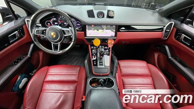 Porsche Cayenne 2021 — ფოტო 10/20