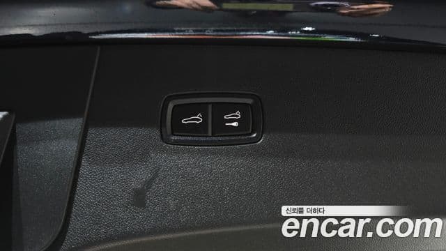 Porsche Cayenne 2021 — ფოტო 7/20