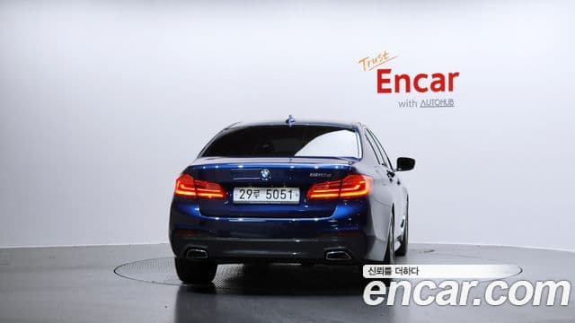 BMW 5 Series 2018 — ფოტო 4/20