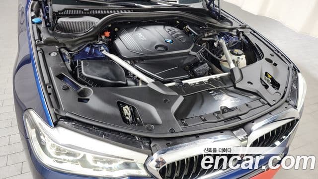 BMW 5 Series 2018 — ფოტო 6/20