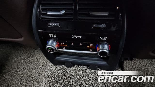 BMW 5 Series 2018 — ფოტო 18/20