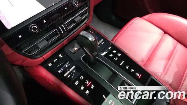 Porsche Macan 2022 — Şəkil 8/20