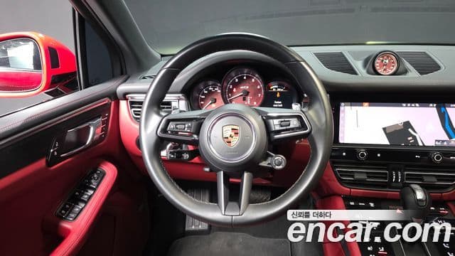 Porsche Macan 2022 — Şəkil 14/20