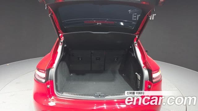 Porsche Macan 2022 — ფოტო 7/21
