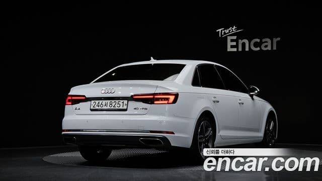 Audi A4 2019 — фото 2 из 20
