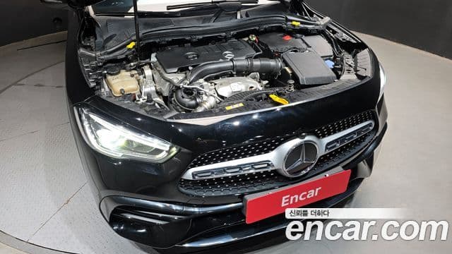 Mercedes-Benz GLA-Class 2020 — Şəkil 6/19
