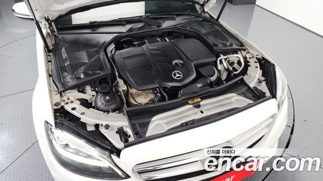 Mercedes-Benz C-Class 2020 — ფოტო 6/20