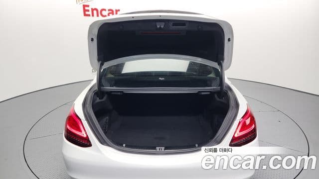 Mercedes-Benz C-Class 2020 — ფოტო 20/20