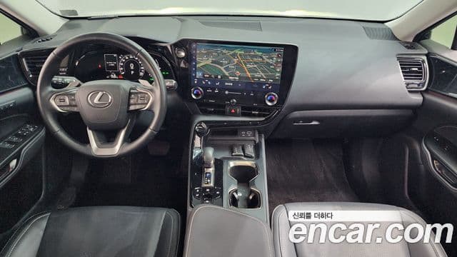Lexus NX350h 2024 — ფოტო 8/20