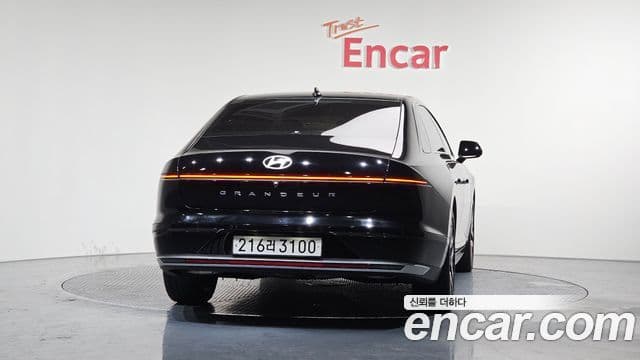 Hyundai Grandeur Hybrid 2023 — Photo 18/20