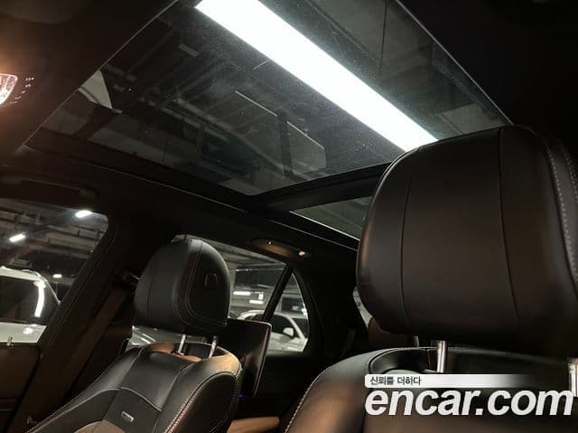 Mercedes-Benz GLE-Class 2020 — Photo 15/20
