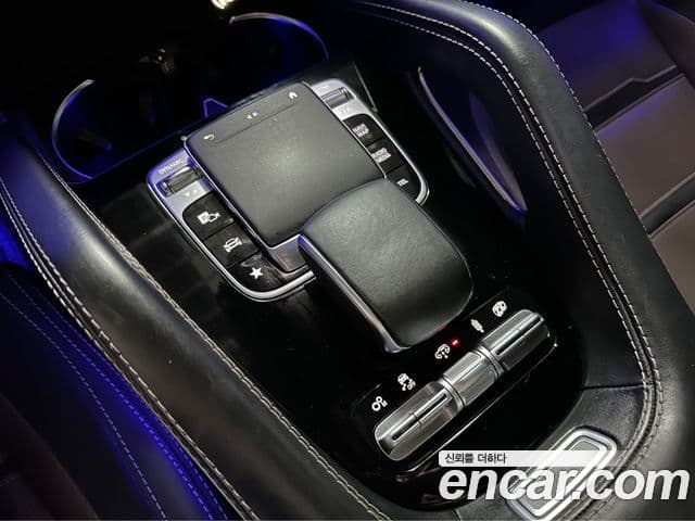 Mercedes-Benz GLE-Class 2020 — Photo 2/20