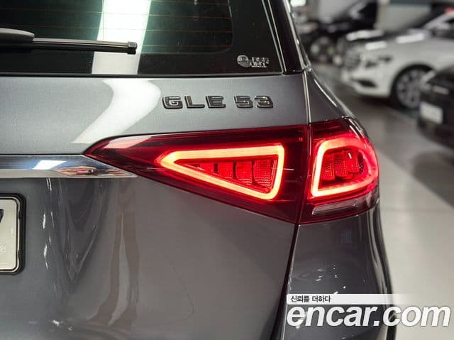 Mercedes-Benz GLE-Class 2020 — Photo 16/20
