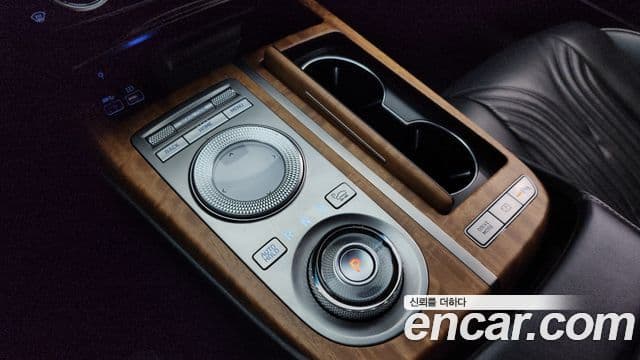 Genesis Electrified G80 2020 — Şəkil 8/20