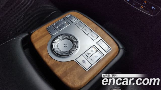 Genesis Electrified G80 2020 — Şəkil 18/20