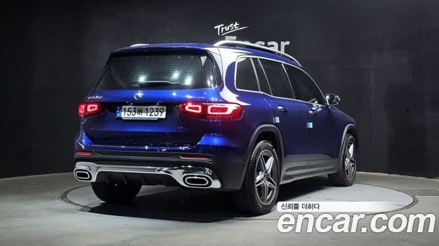 Mercedes-Benz GLB-Class 2020 — Фото 2/20