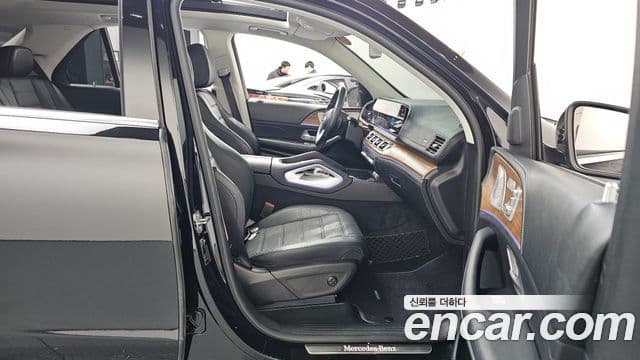 Mercedes-Benz GLE-Class 2020 — ფოტო 11/20