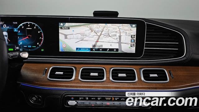 Mercedes-Benz GLE-Class 2020 — ფოტო 14/20