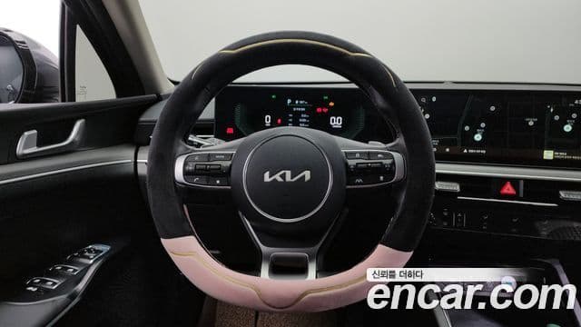 Kia K5 2024 — ფოტო 13/20