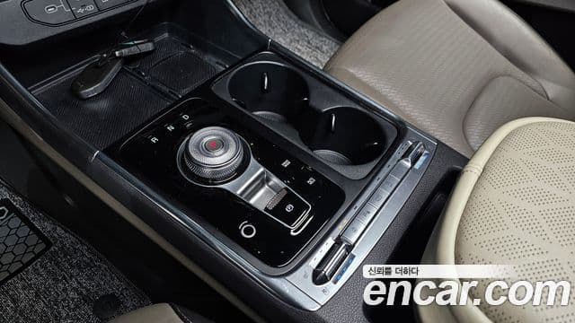 Kia Carnival 2023 — Şəkil 9/20