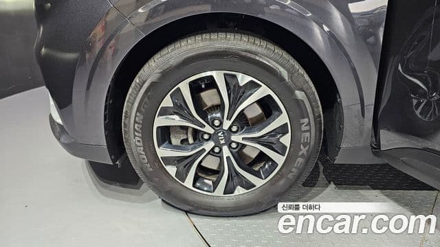 Kia Carnival 2020 — Фото 5/20