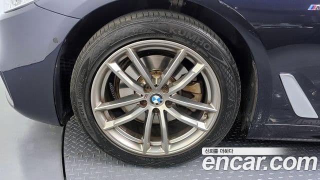BMW 5 Series 2018 — Şəkil 5/20