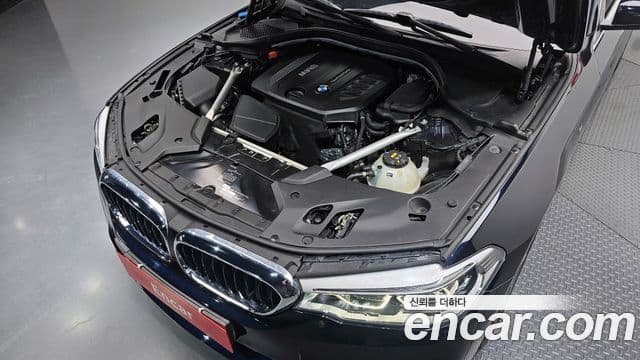 BMW 5 Series 2018 — Şəkil 6/20