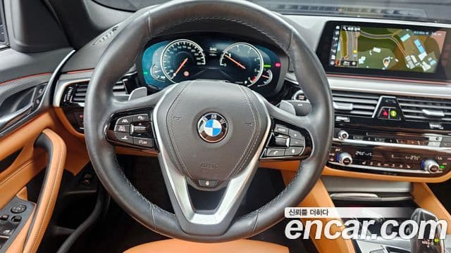 BMW 5 Series 2018 — Şəkil 13/20