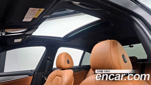 BMW 5 Series 2018 — Şəkil 18/20