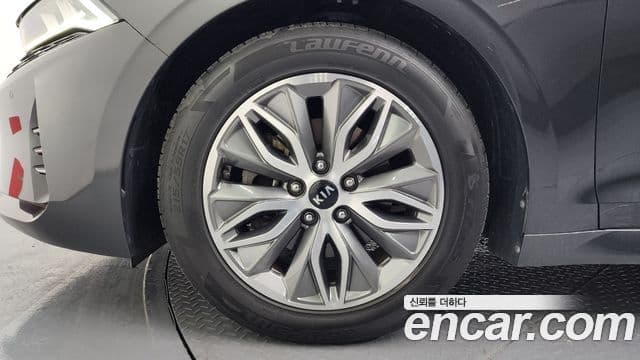 Kia K5 2021 — ფოტო 5/20