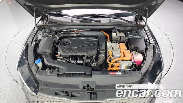Kia K5 2021 — ფოტო 6/20