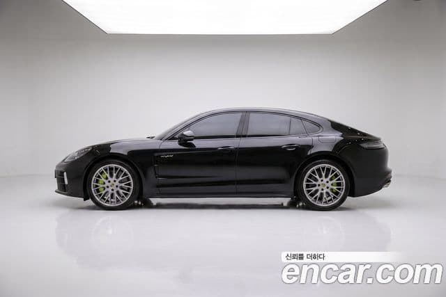 Porsche Panamera 2025 — Photo 2/20
