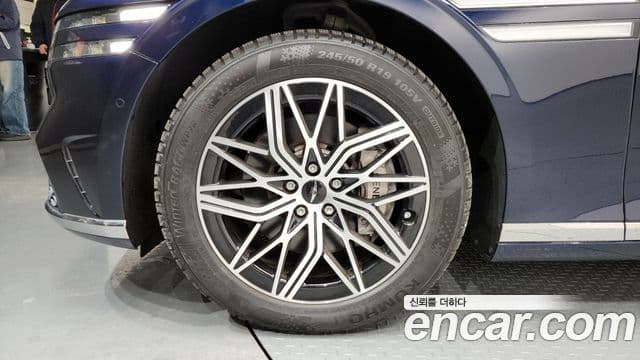Genesis G90 2022 — Photo 12/20