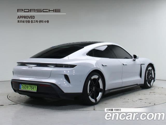 Porsche Taycan 2025 — Şəkil 10/20