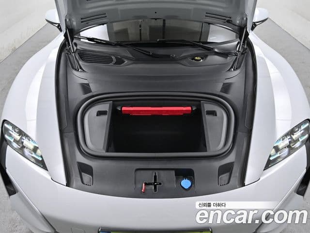 Porsche Taycan 2025 — Şəkil 13/20
