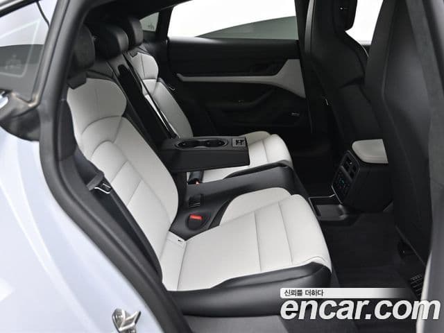 Porsche Taycan 2025 — Şəkil 19/20