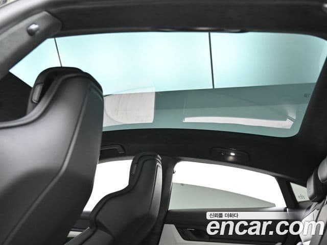 Porsche Taycan 2025 — Şəkil 17/20