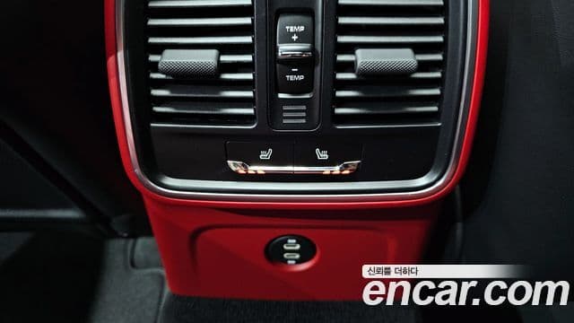 Porsche Macan 2021 — Şəkil 18/20
