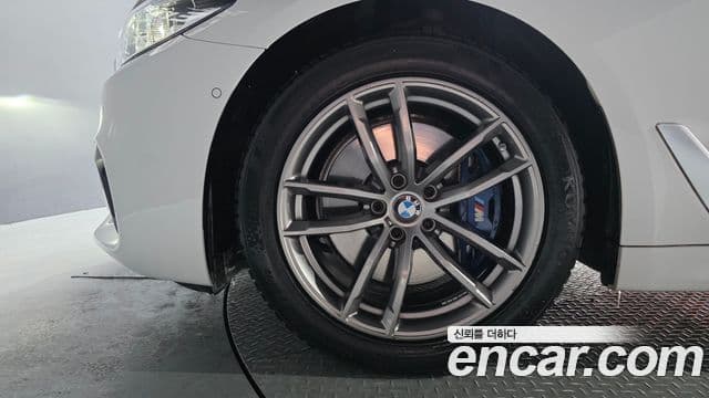 BMW 5 Series 2018 — Şəkil 5/20