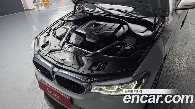 BMW 5 Series 2018 — Şəkil 6/20