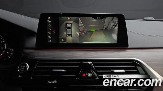BMW 5 Series 2018 — Şəkil 14/20