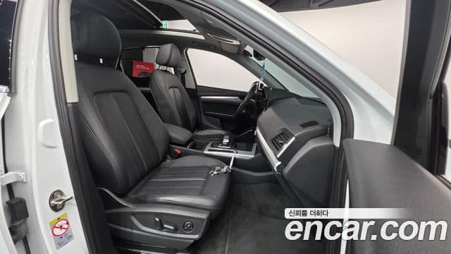 Audi Q5 2021 — Şəkil 10/20